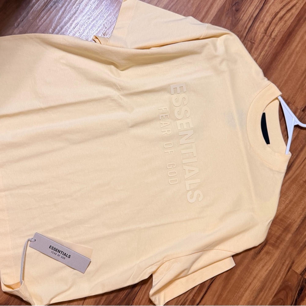 Kids - Essentials Fear of God - Pale Yellow Logo Tee